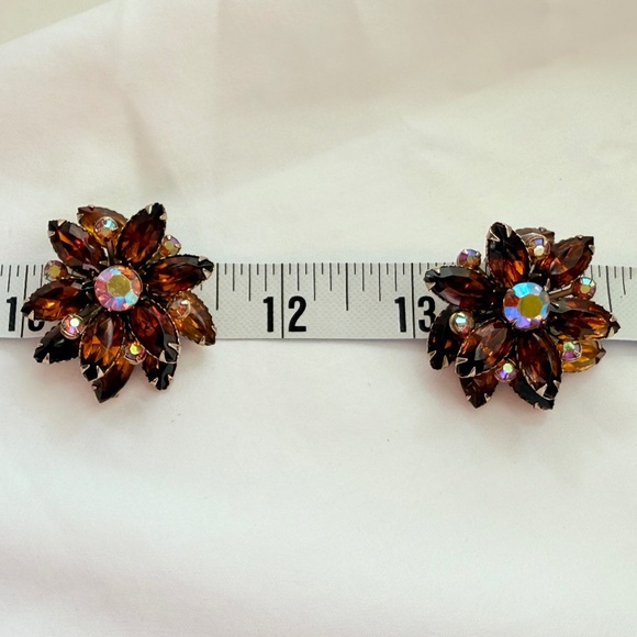 Vintage Rivited Brown Glass and Brown AB Clip Earrings Flower Cluster Design - Picture 9 of 14